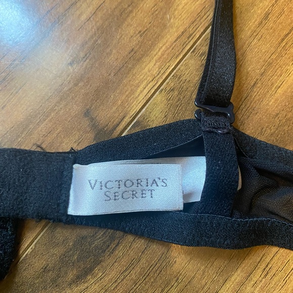 Victoria Secret bras (3) Lily of France (1)        size 36 B - Picture 5 of 11